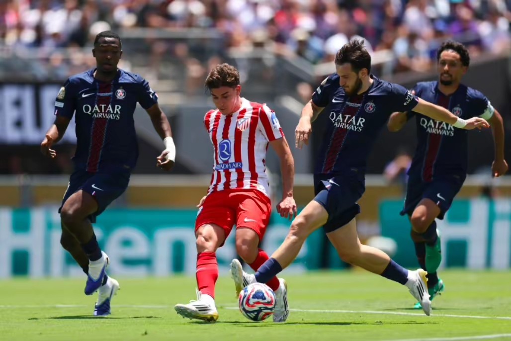 爱游戏官网集结日巴黎圣日耳曼备战欧联，止住颓势细节曝光，更衣室稳定，阵容厚度经受考验的简单介绍